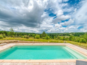 Гостиница Quaint Villa in Aquitaine with Swimming Pool  Сент-Альвер